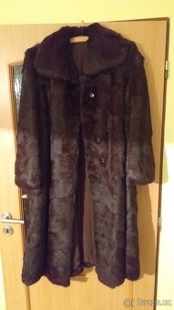prodám kožich (na výšku cca 172 cm) - 3