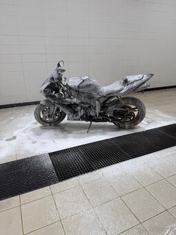 Yamaha r1 - 3