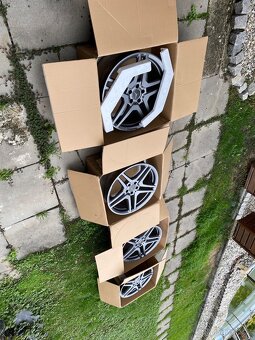 Prodám originální dvourozměr sadu disků Mercedes AMG R20 - 3