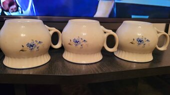 Staré porcelánové hrnky, konvičky..talíře - 3