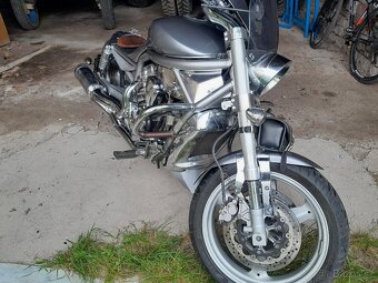 AQUILA Hyosung GV 650 - 3