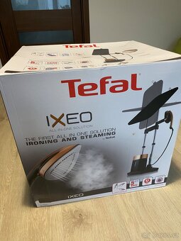 Stojanový napařovač oděvů TEFAL IXEO - 3