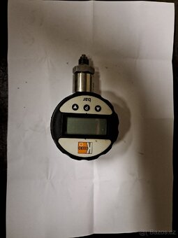 Laboratorní manometr - 3