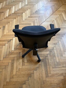 ČERNÁ KANCELÁŘSKÁ ŽIDLE - 3