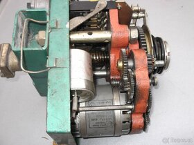 prodám el.servo. - 3