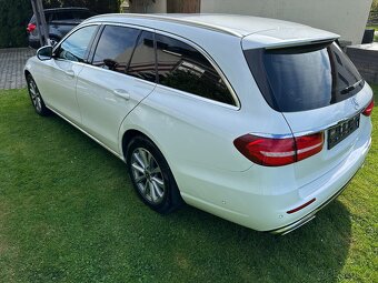 Mercedes E220d 4 matic 2018, plný servis, 100% nájezd - 3