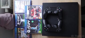 Playstation 4 - 3