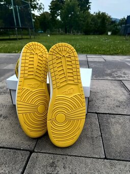Air Jordan 1 Mid "Vivid Sulfur" Wmns - 3