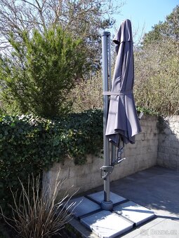Designový závěsný slunečník Sunfun s šedým potahem - 3