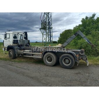 LIAZ 300 hákový nosič kontejnerů - 3