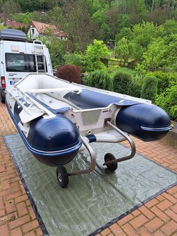Motorový člun Honda HonWave T32-IE s motorem Honda BF15D3 - 3
