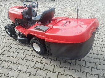 ZAHRADNÍ TRAKTOR HUSQVARNA - 3