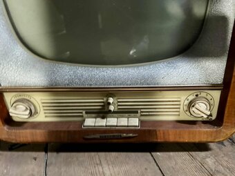 Retro sovětský černobílý televizor „Рекорд 102“ (Rekord 102) - 3