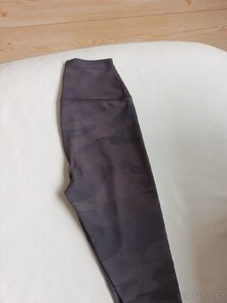 legíny Alo Yoga - 3