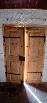 Staré dřevěné dboukřídlé dveře - 3
