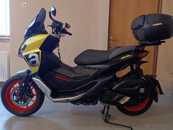 Aprilia SR GT 125 - 3