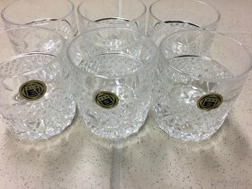 Spousta různých starožitností - 3