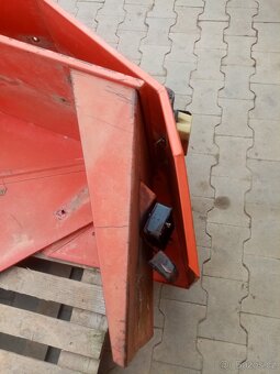 Blatníky zetor 7011 - 3