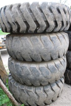 Unk 320 kola 17,5-25 20 pláten 8 kusů - 3