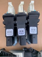 Motorek stahovačky, motor spouštění okna - 3