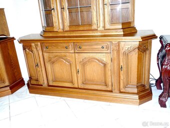 rustikální čtyřdveřovou komodu se šuplíky - 3