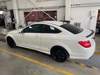 Mercedes Benz C220cdi - W204 COUPE - 3