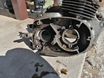 Motor Jawa 250 pulbuben v. č. 491 - 3