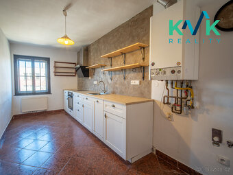 Prostorný byt 3+1, 90 m², po rekonstrukci, 15 min. pěšky do - 3