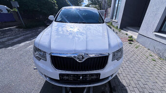 Vůz na náhradní díly Škoda Superb 2 sedan 09 CDVA LRJ LF9E - 3