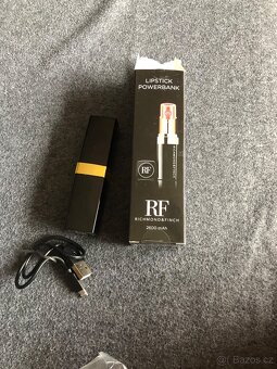 Powerbanka ve tvaru rtěnky - 3