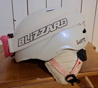 Lyže, lyžáky, helma a brýle, Dámské. - 3