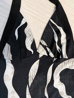 Černo-bílé šaty se třpytkami, velikost 36 - 3