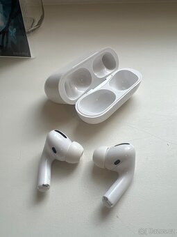 Apple AirPods Pro 1. generace – plně funkční - 3
