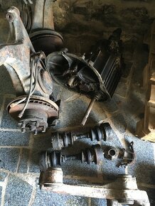 Tatra 613 - motor, převodovka, spojka a zadní ramena - 3