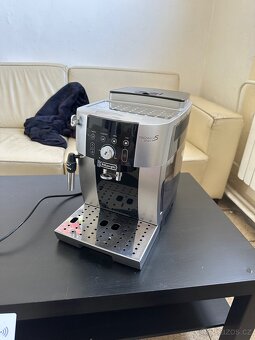 Kavovar Delonghi magnifica smart - 3