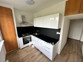 Pronájem bytu 2+1 s lodžií o velikosti 63 m2 v Ostravě - Záb - 3
