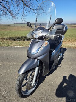 Honda SH 300 - 3