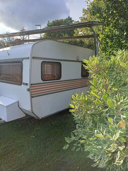 Obytný přívěs, menší karavan - 3