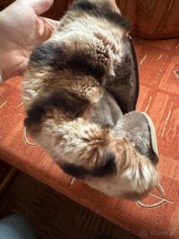 Krásné dámské semišové zimní kozačky s pravým kožíškem - 3