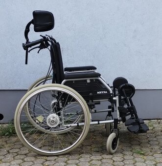 005-Mechanický invalidní vozík Meyra. - 3