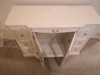 Starožitná komoda v perfektním stavu - 3