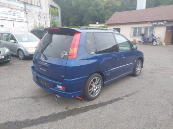 Mitsubishi Space Runner - 3