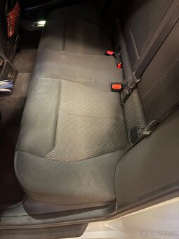 BMW 3 - F30 - sedačky - 3