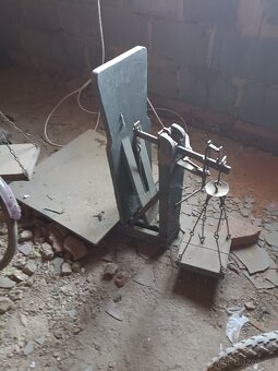 Prodám staré váhy, kola - 3