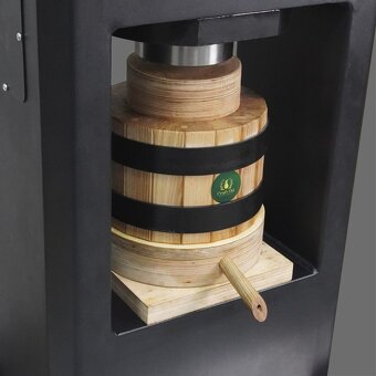 Hydraulický lis „Rakušan-70“ - 3