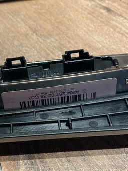 Plastová krytka s tlačítky mercedes W204 A2042670288 Q07 - 3