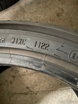 235/40R18 Barum - 3