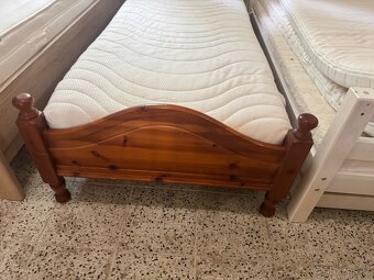 Hezká dřevěná postel-jednolůžko 90x200 komplet - 3