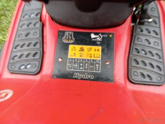 Prodám zahradní traktor MTD 18hp,2 válec, hydro - 3