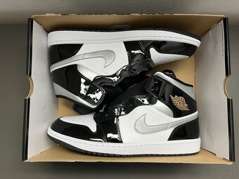 Jordan 1 Mid SE Patent Black White -46 - 3